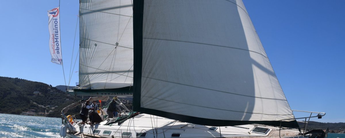 Learn to Sail in Grece